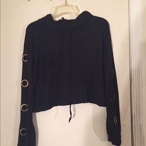 Black hooded crop top